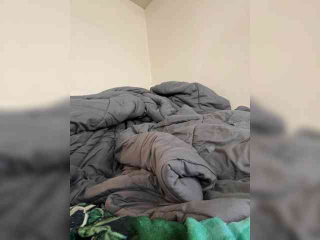 VeroniikaHostile webcam