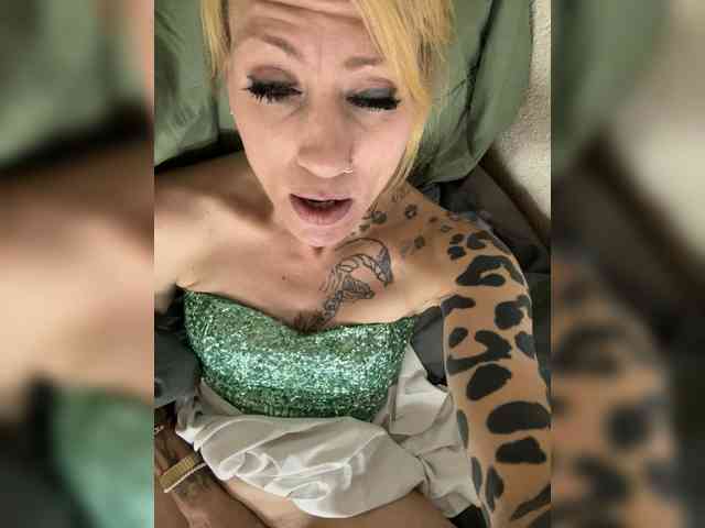 VeroniikaHostile webcam