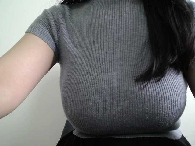 le modèle SalaChan est en webcam porno dans un show sur le site bongacams, il possède les tags suivants: Asian,Brunette,Hairy