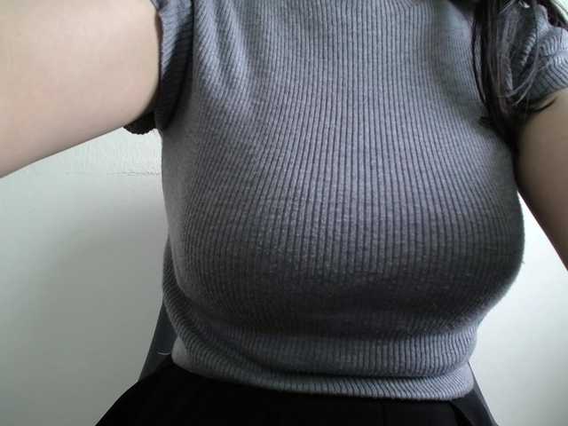 le modèle SalaChan est en webcam porno dans un show sur le site bongacams, il possède les tags suivants: Asian,Brunette,Hairy