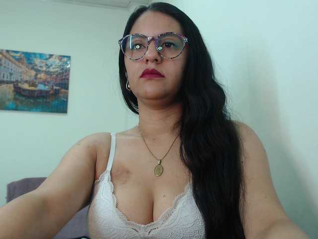 julietarossi's BongaCams show and profile