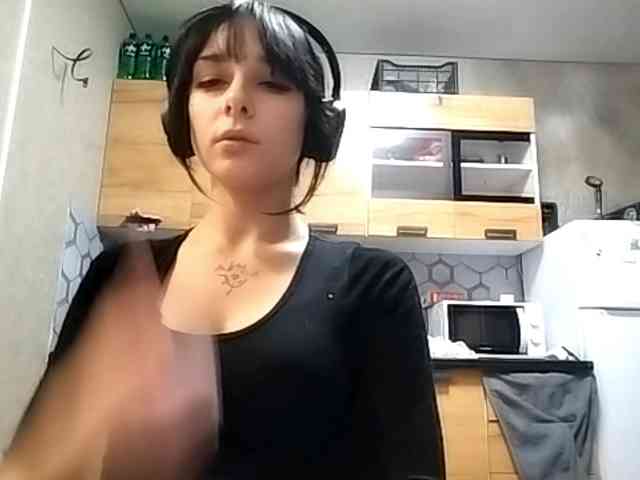 FreidaKozubal webcam