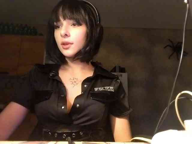 FreidaKozubal webcam