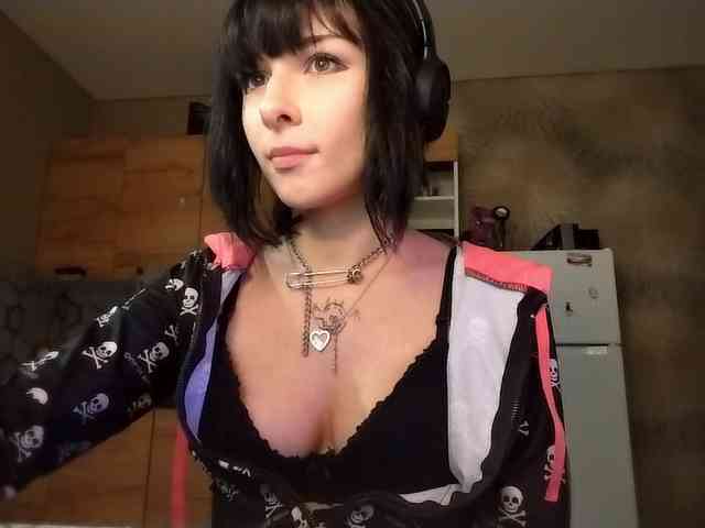 FreidaKozubal webcam