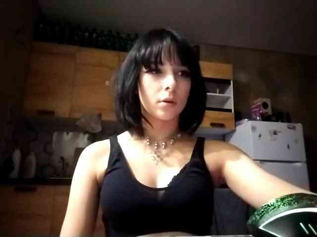 live webcam FreidaKozubal