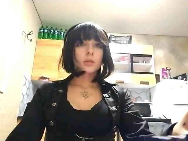 FreidaKozubal webcam