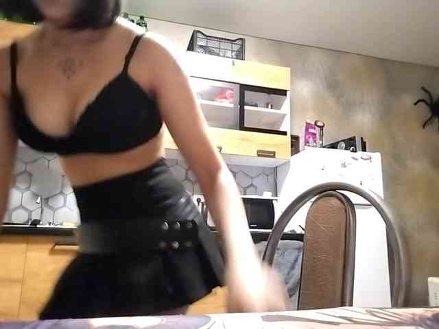 FreidaKozubal webcam