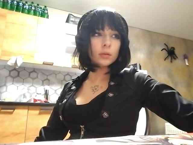 FreidaKozubal webcam