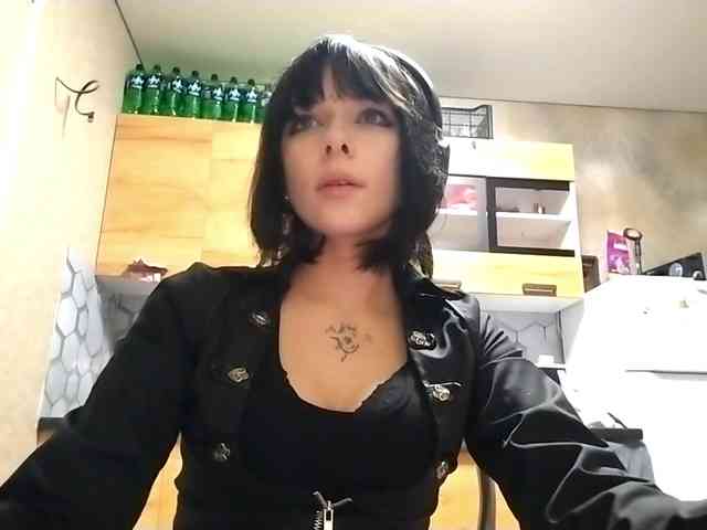 FreidaKozubal webcam