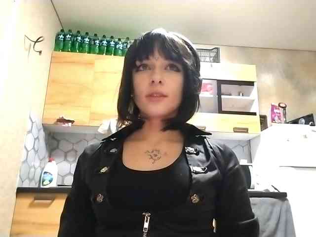 FreidaKozubal webcam