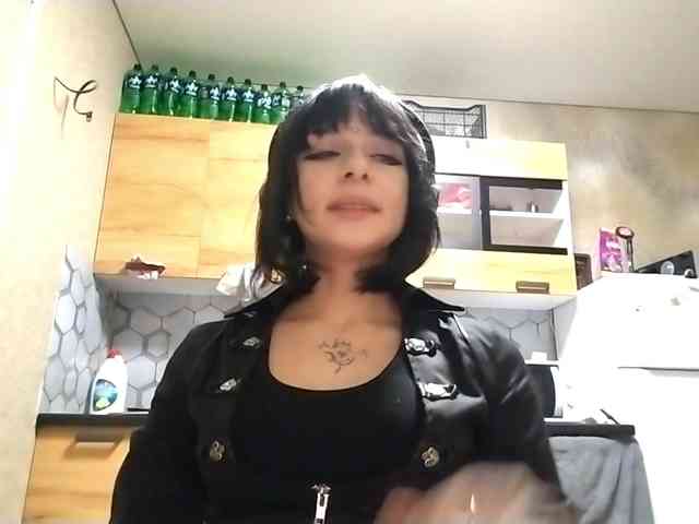 FreidaKozubal webcam