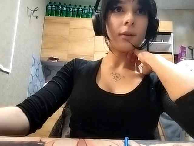 FreidaKozubal webcam