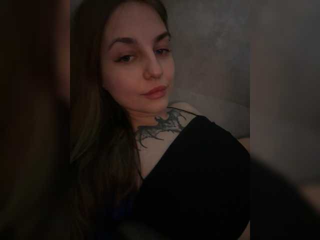 KrisVXN0's BongaCams show and profile