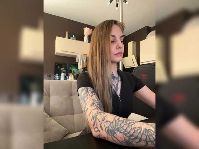 KrisVXN0's BongaCams show and profile