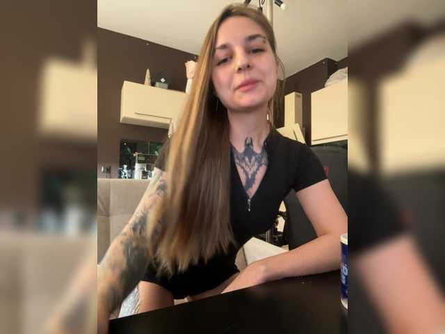 KrisVXN0's BongaCams show and profile