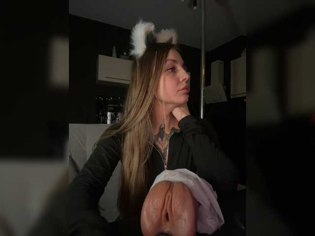 KrisVXN0's BongaCams show and profile