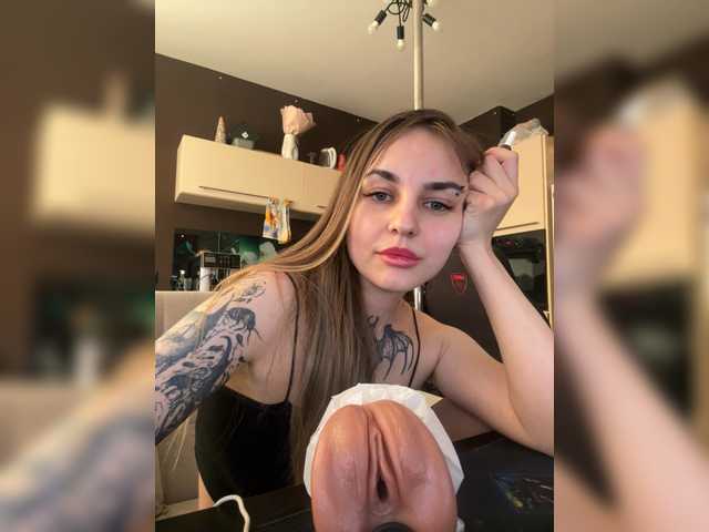 KrisVXN0's BongaCams show and profile