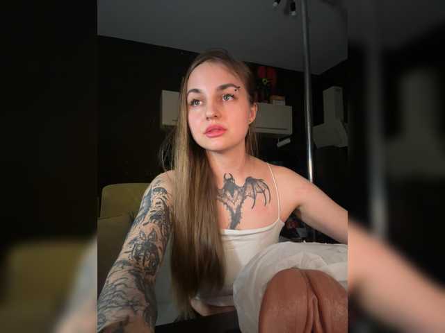 KrisVXN0's BongaCams show and profile