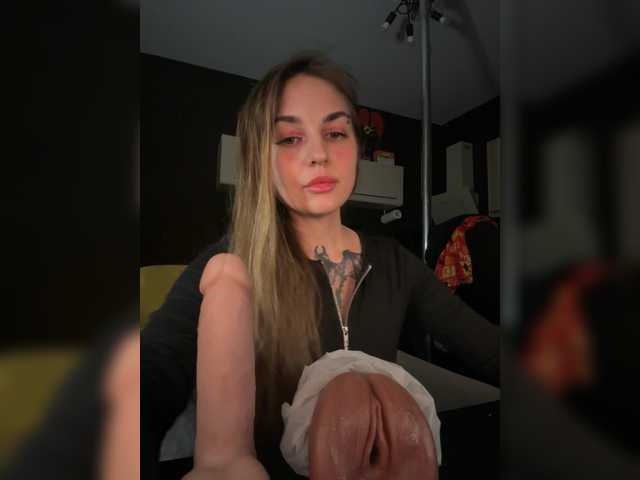 KrisVXN0's BongaCams show and profile