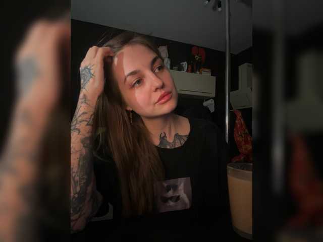 KrisVXN0's BongaCams show and profile
