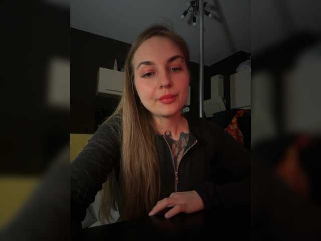 KrisVXN0's BongaCams show and profile