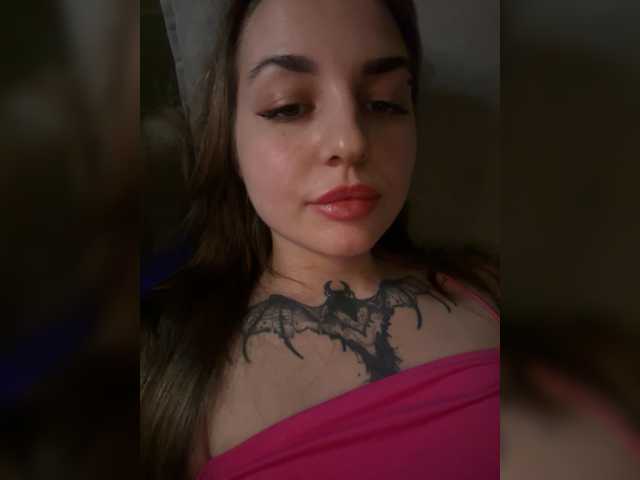 KrisVXN0's BongaCams show and profile