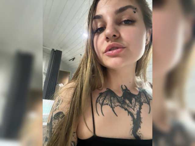 KrisVXN0's BongaCams show and profile