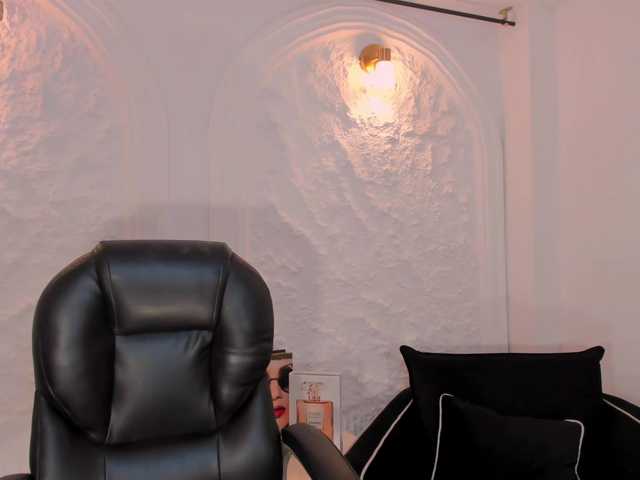 KayraLanne's BongaCams show and profile