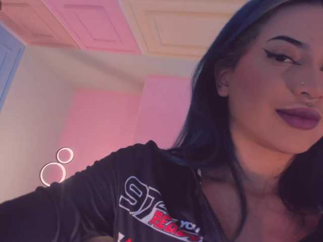 KayraLanne's BongaCams show and profile