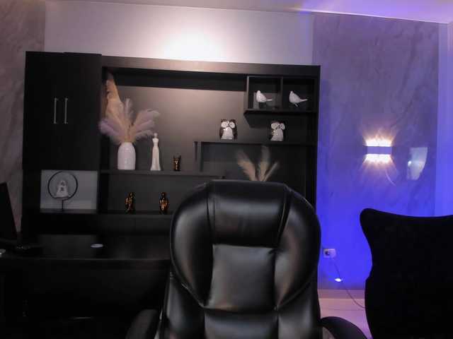 KayraLanne's BongaCams show and profile