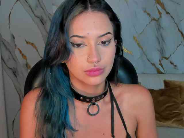 KayraLanne webcam