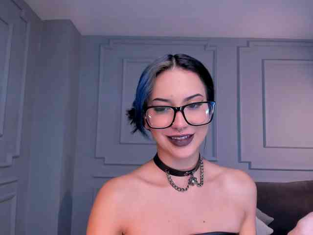 KayraLanne webcam