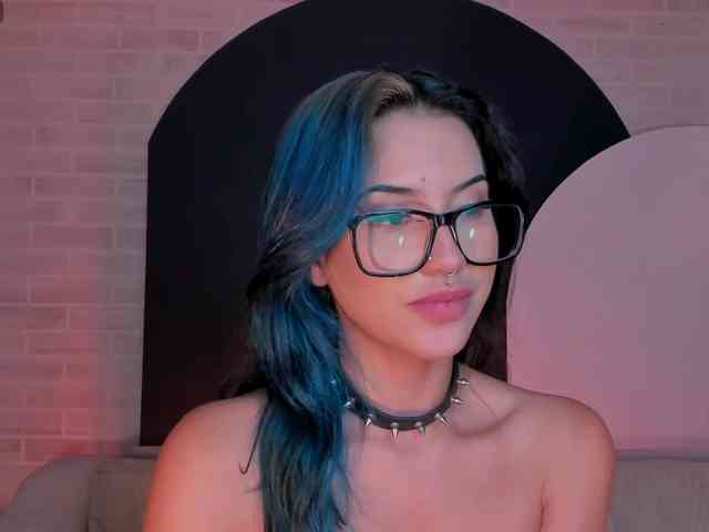 KayraLanne webcam