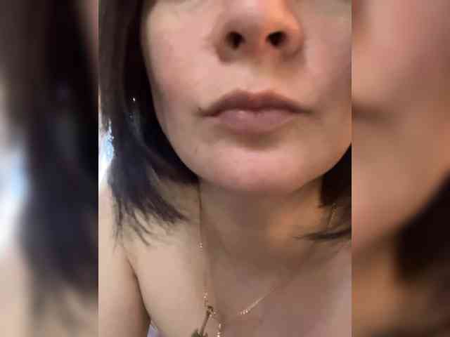 mananavaleeva Live Webcam on BongaCams