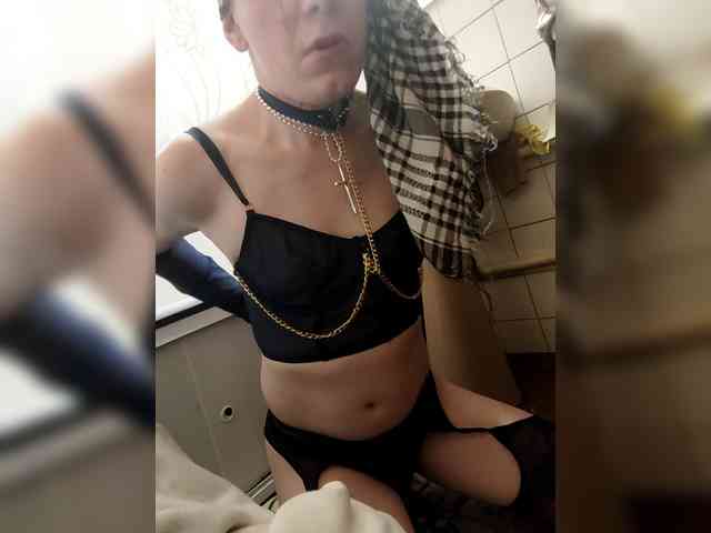 Lolasisdy Live Webcam on BongaCams