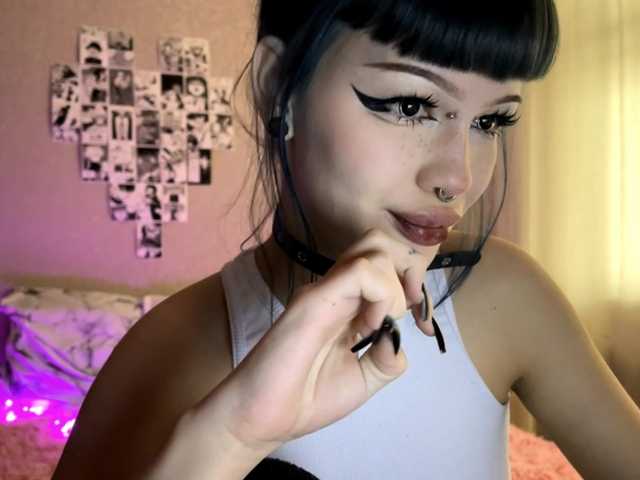 dieonisia's BongaCams show and profile