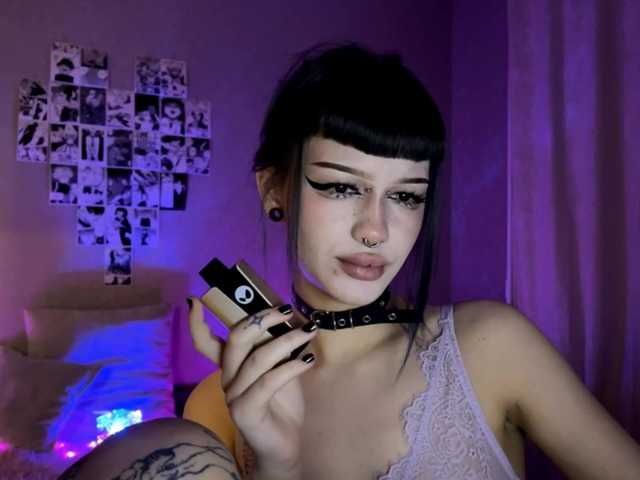 dieonisia's BongaCams show and profile