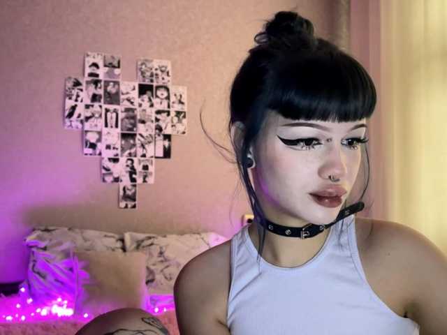 dieonisia's BongaCams show and profile