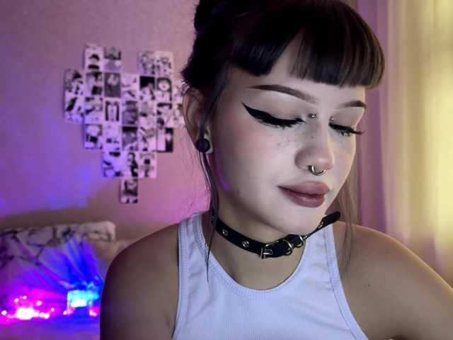 dieonisia's BongaCams show and profile