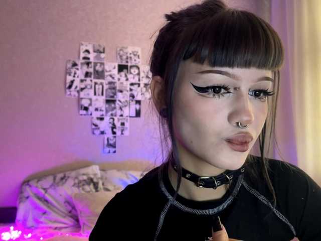 dieonisia's BongaCams show and profile