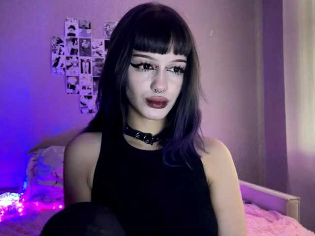 dieonisia's BongaCams show and profile