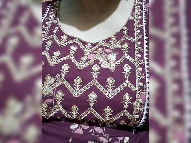 Hot-Sruti's Thumb Image