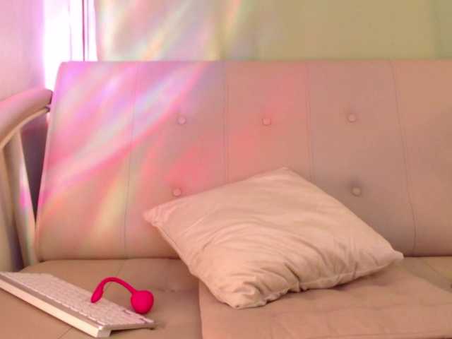 Lindelicious's BongaCams show and profile