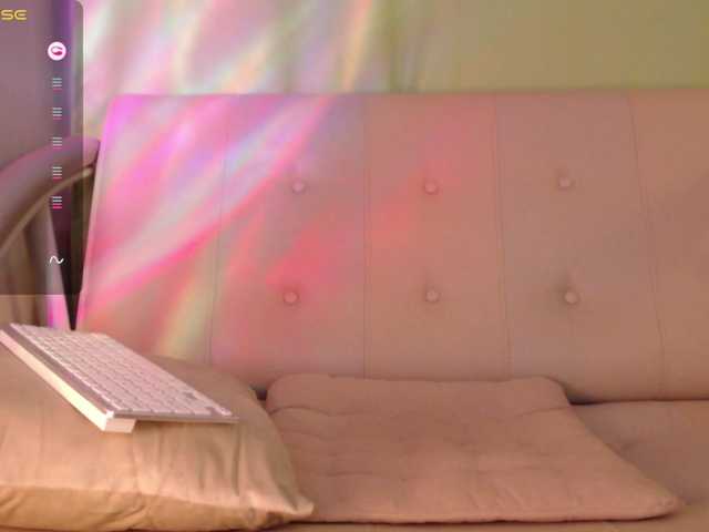 Lindelicious's BongaCams show and profile