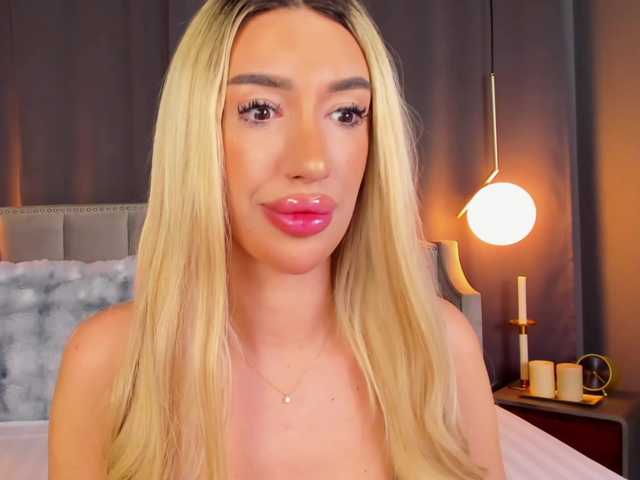 EllaDiamond's BongaCams show and profile