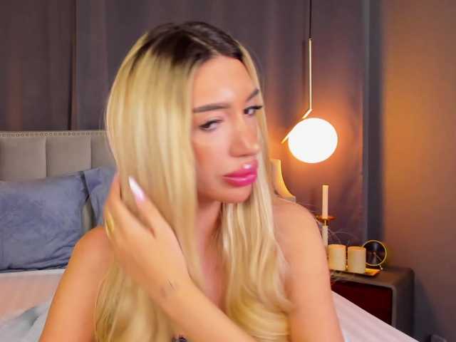 EllaDiamond's BongaCams show and profile