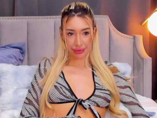 EllaDiamond's BongaCams show and profile