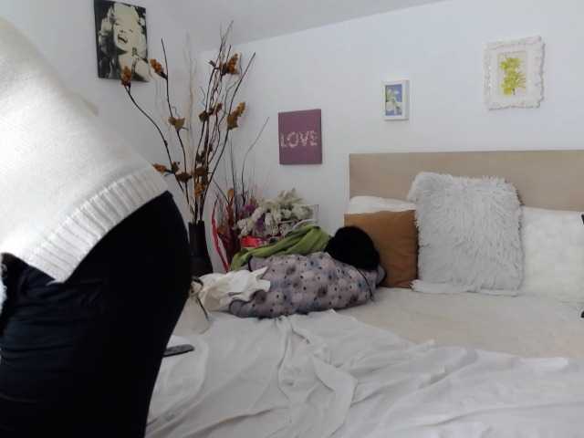 le modèle OlgaPavlova est en webcam porno dans un show sur le site bongacams, il possède les tags suivants: White/Caucasian,Blonde,Hairy