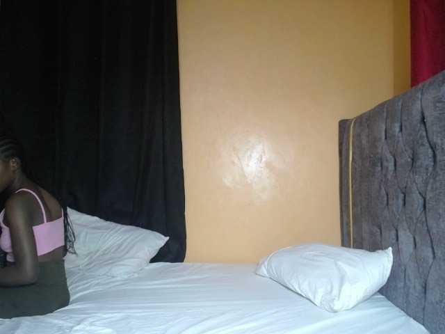 MiaWizzy – webcam model profile photo