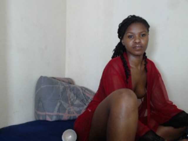 BonnieL's BongaCams show and profile